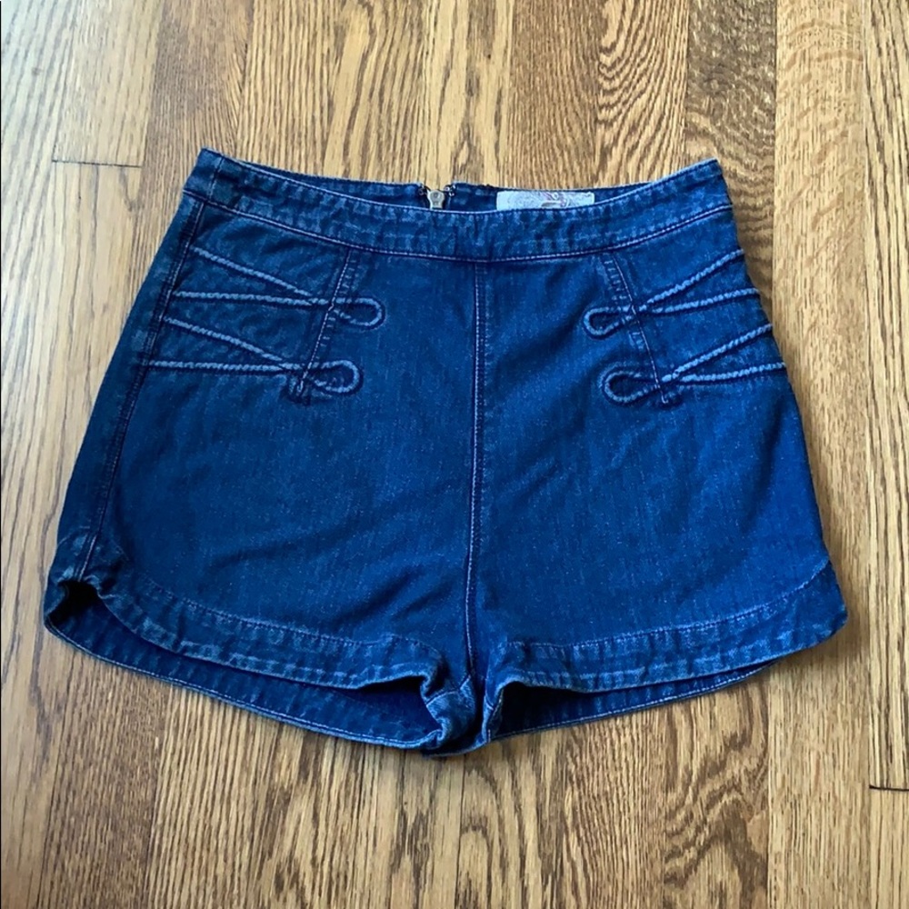 Ecote blue “denim” Sz 4 zipper-back shorts